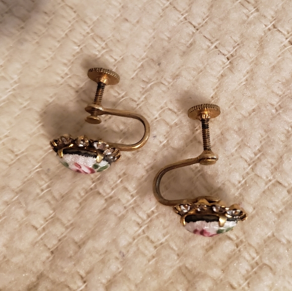 Vintage Rose Clip Earrings - Picture 3 of 3